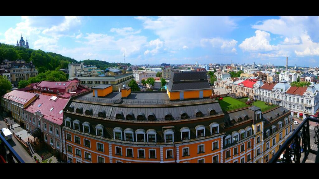 Kyiv Historycal Center Of The City Close To The St Andrews Church Exterior photo